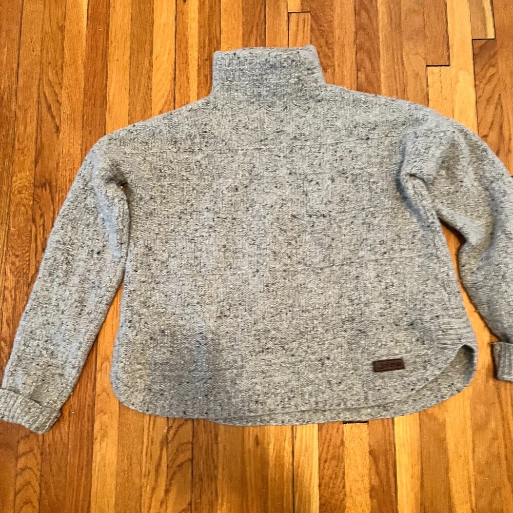 Sherpa Adventure Gear Pullover – Light Gray, Women's M